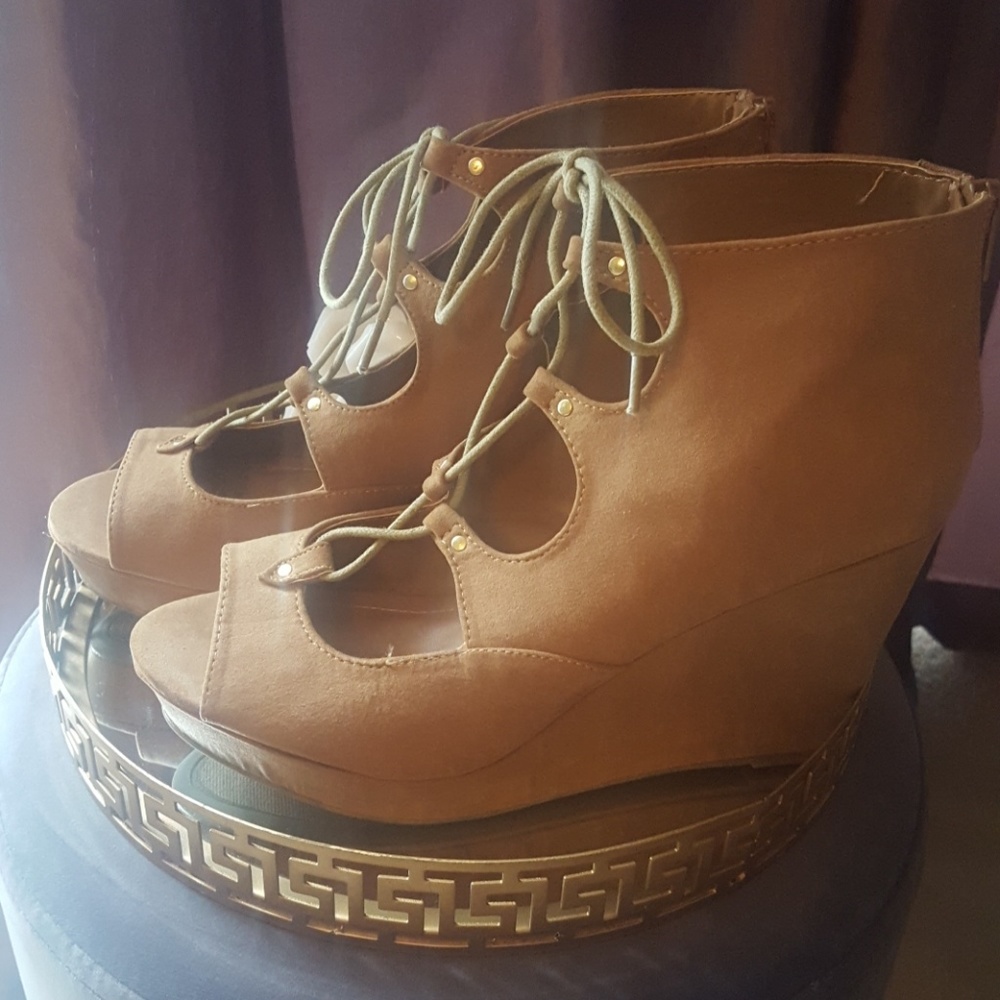 Shoes - Picture 2 of 3